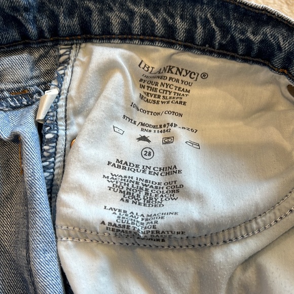 BlankNYC Distressed Denim Shorts - Picture 4 of 4
